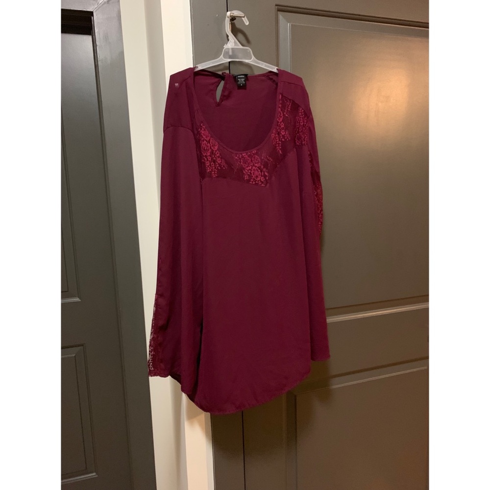 Torrid - Burgundy Lace Top - Size 4